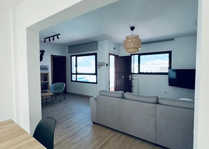 Trendy Isabella, Heated Pool Prázdninový dům *