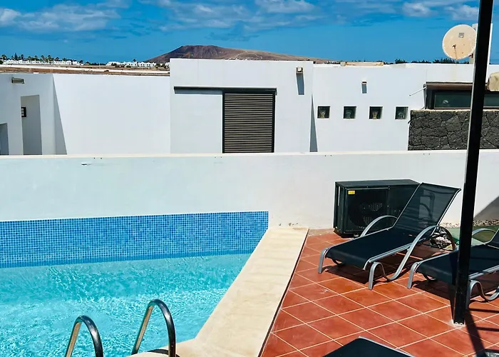 Trendy Isabella, Heated Pool Playa Blanca (Lanzarote)