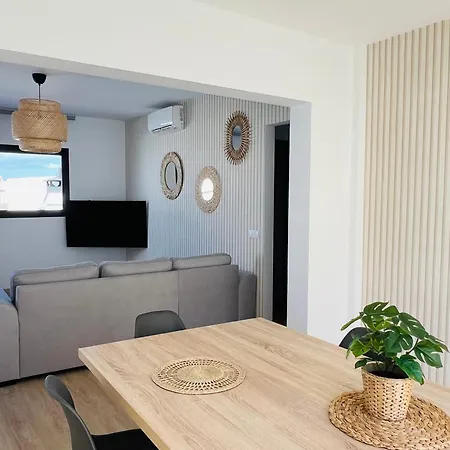 Trendy Isabella, Heated Pool Holiday home Playa Blanca (Lanzarote)